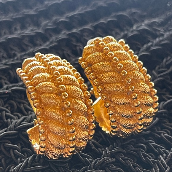 St. John Clip On Gold Earringsgs - Picture 2 of 8